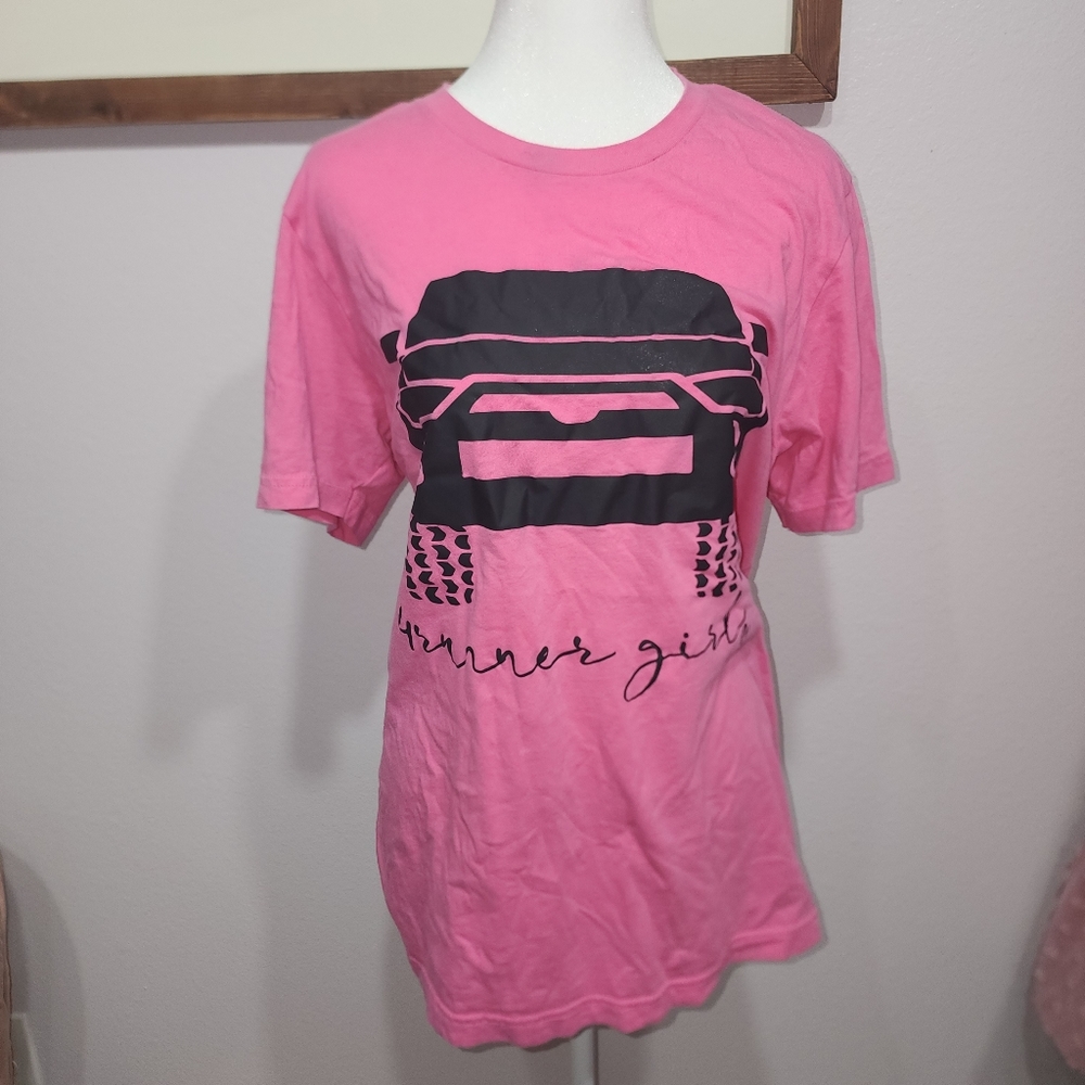 NEW 4runner girl tee